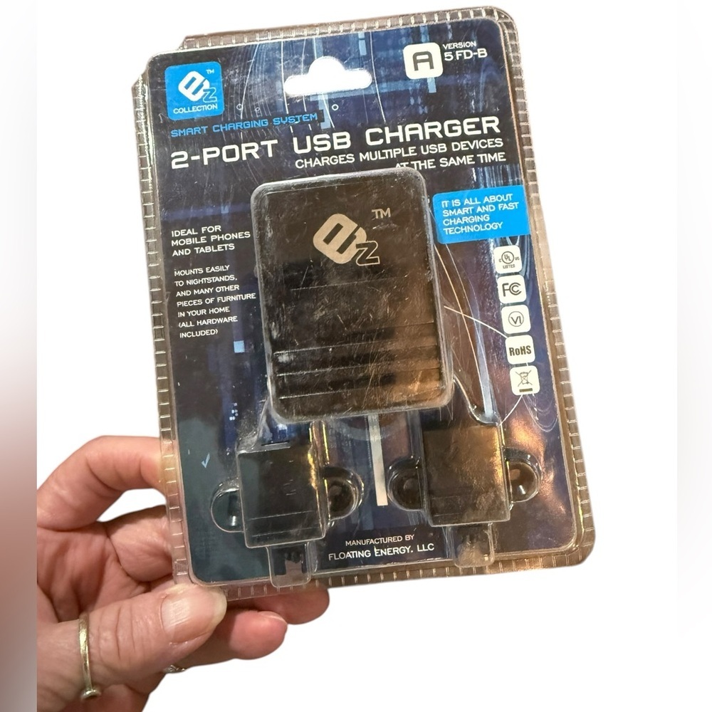 EZ Collection 2-Port USB Charger for Multiple devices NIP